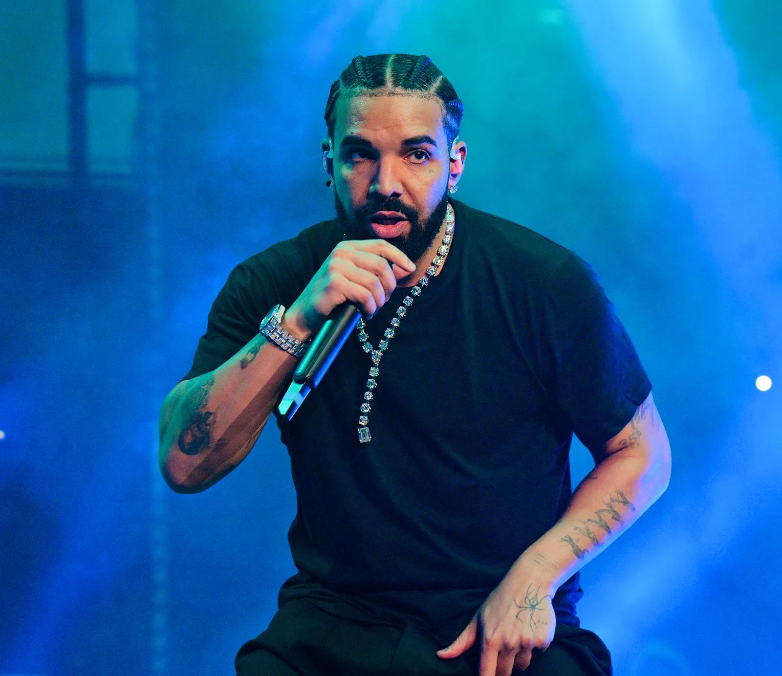 image_6878619a96784 Rap World Shaken: Drake Accused of Not Writing His Own Songs – Lil Wayne’s Son Speaks Out!