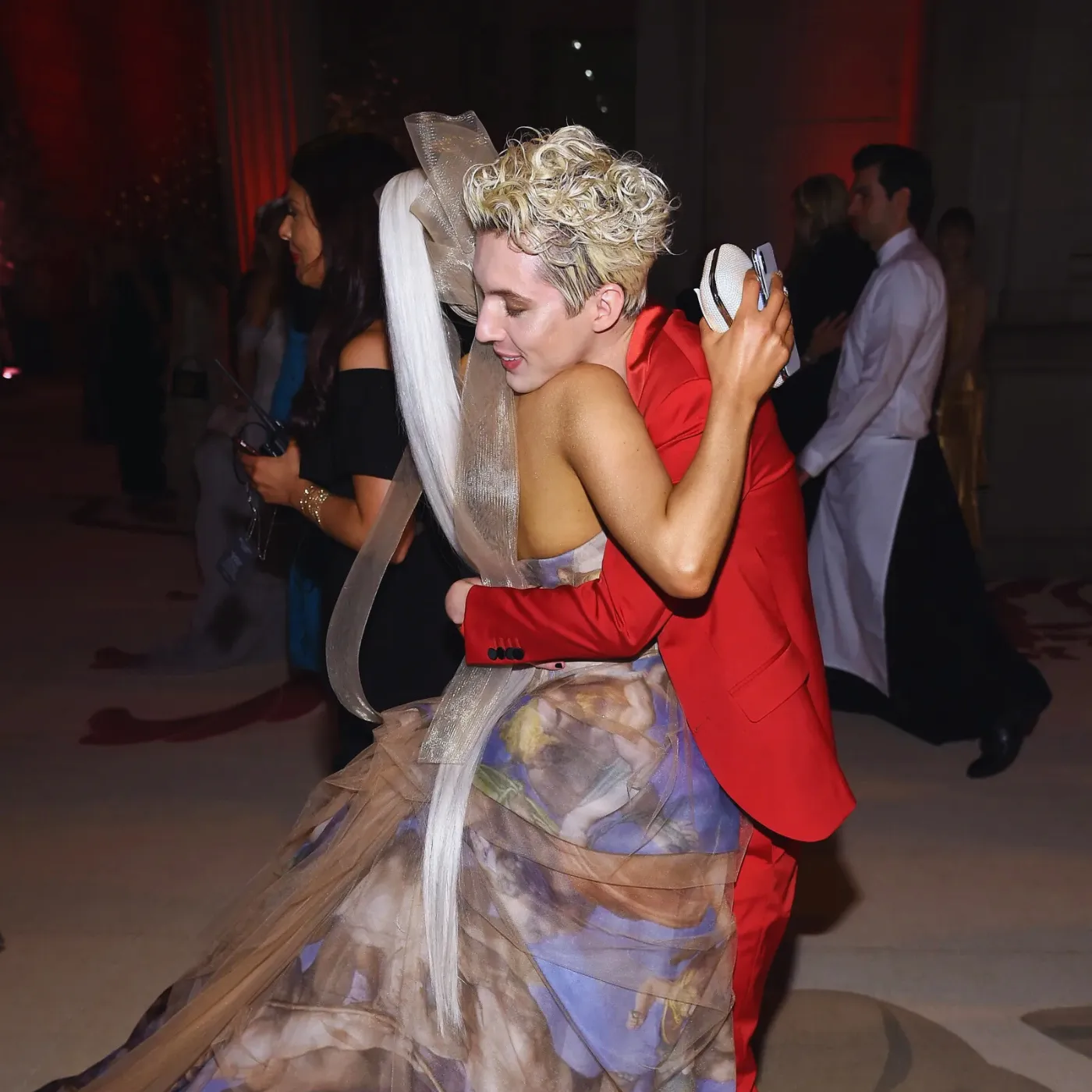 image_6878751f8a42a Troye Sivan Just Ignited a Pop War With One Post About Ariana Grande