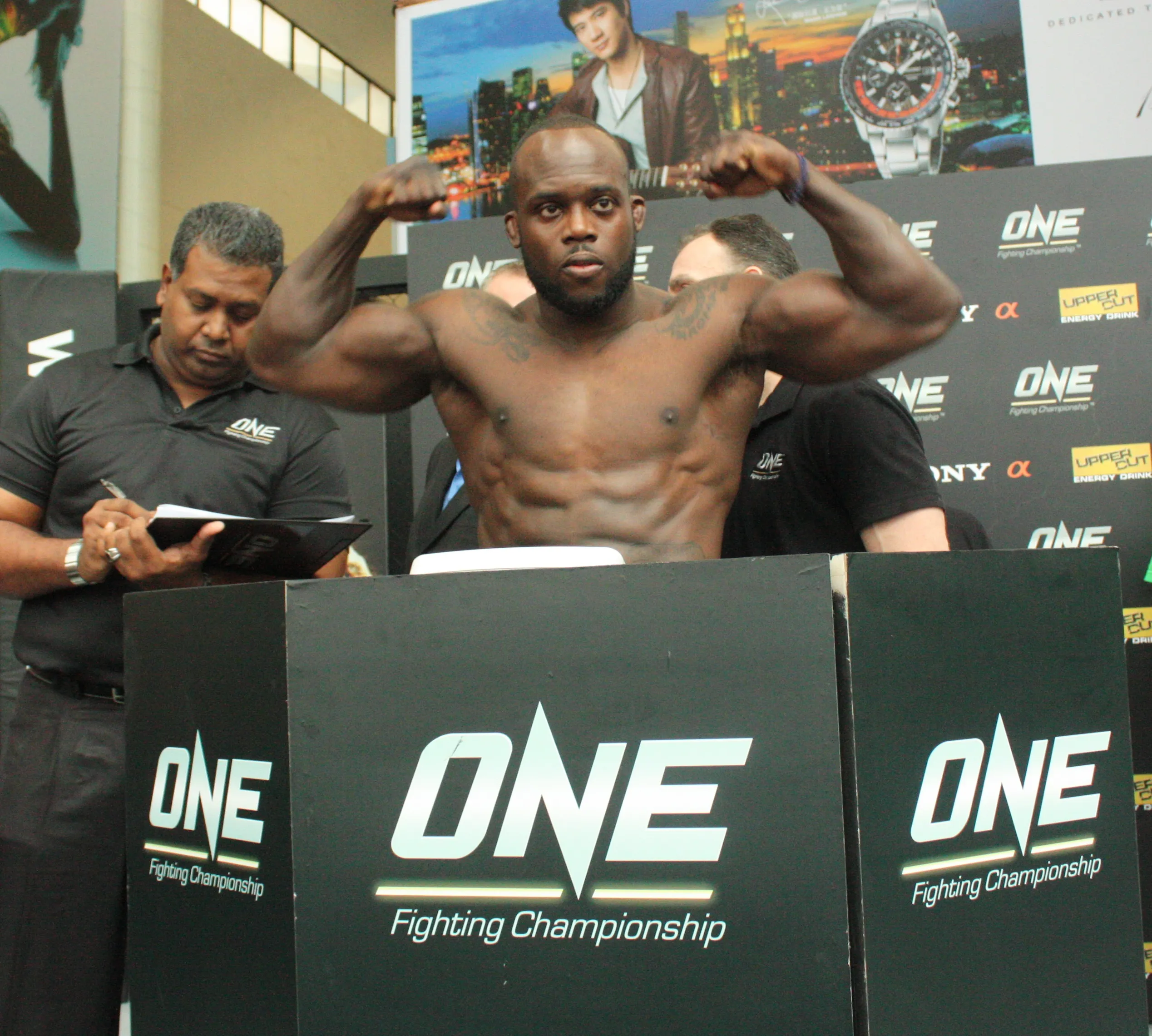 Melvin Manhoef - From Unknown to Boxing Star