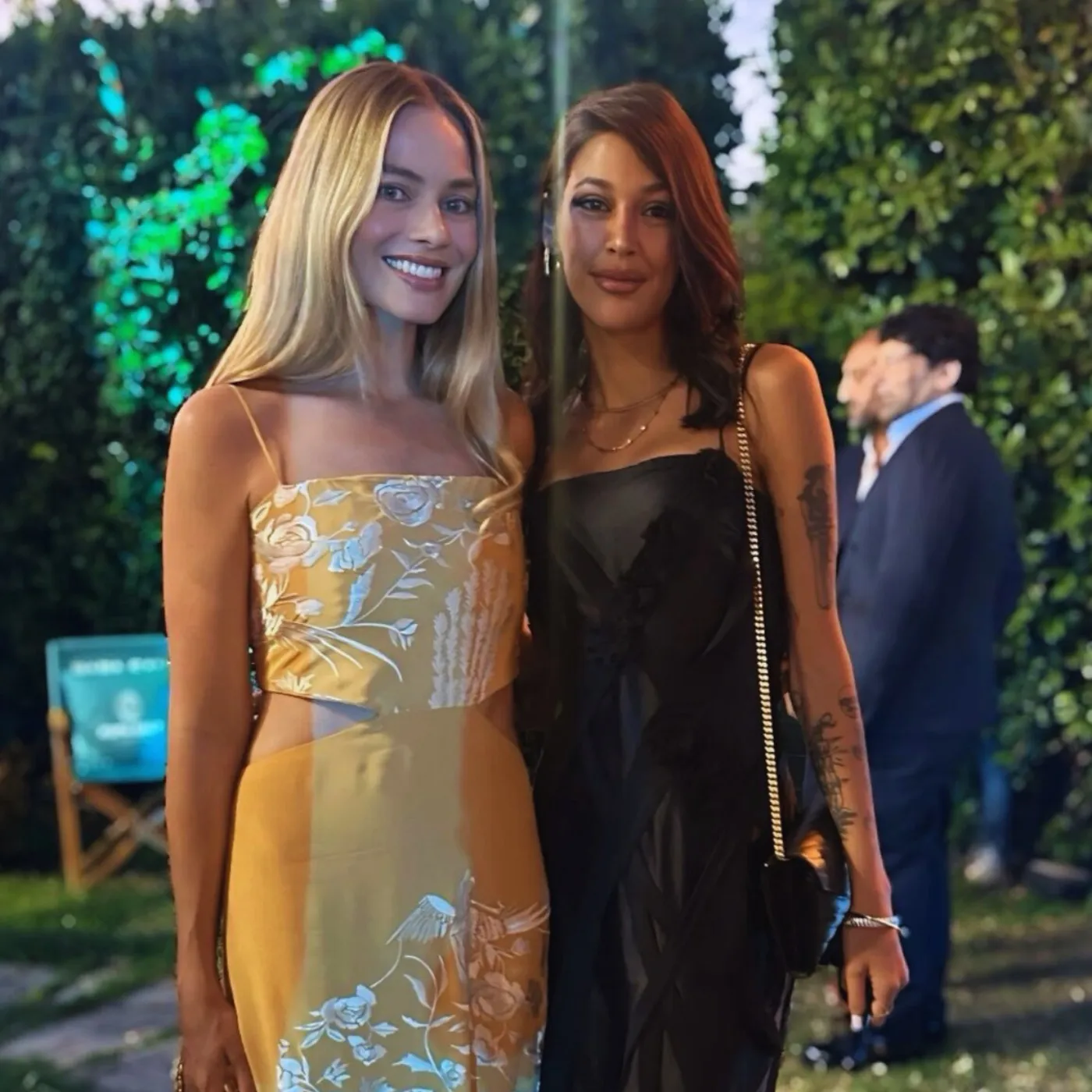 image_6878a9ce10ff6 Margot Robbie Shuts Down Italy With Her Papa Salt Takeover