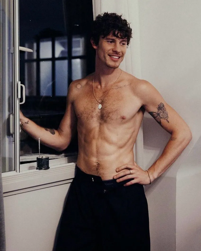 Shawn Mendes’ Hidden Romance with Mystery Man Just Exploded Online — Fans Are Freaking Out Over the Private Moment He Tried to Bury