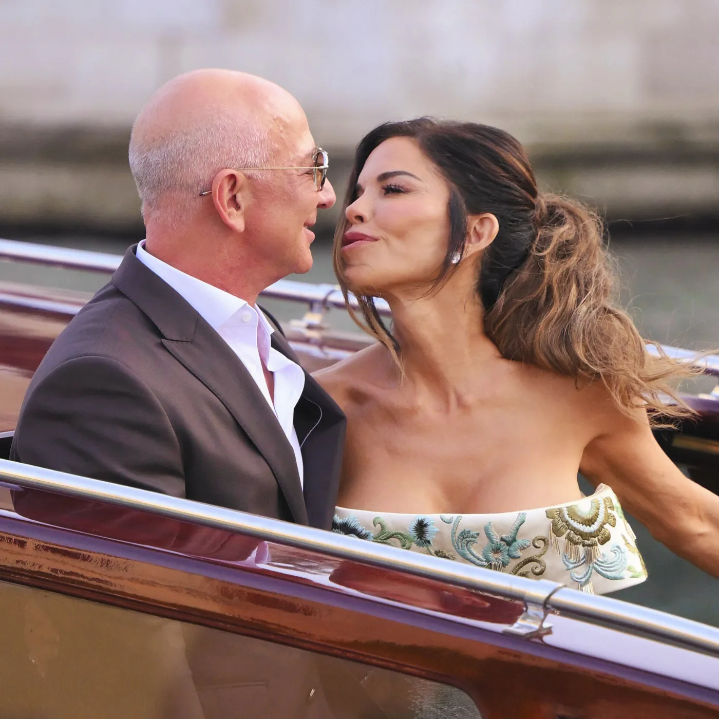No One Saw This Coming: Jeff Bezos Drops Jaw-Dropping Tip in Venice