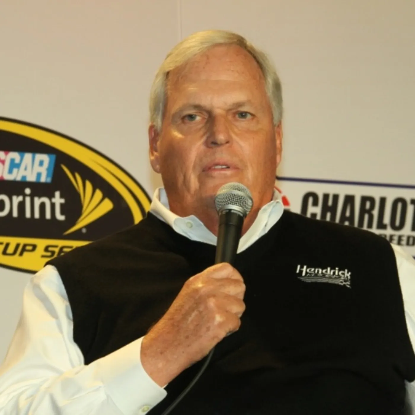 “I’m Not Defending Larson Anymore”—Rick Hendrick Breaks Silence With 8-Word Bombshell That Set Bubba Wallace Off