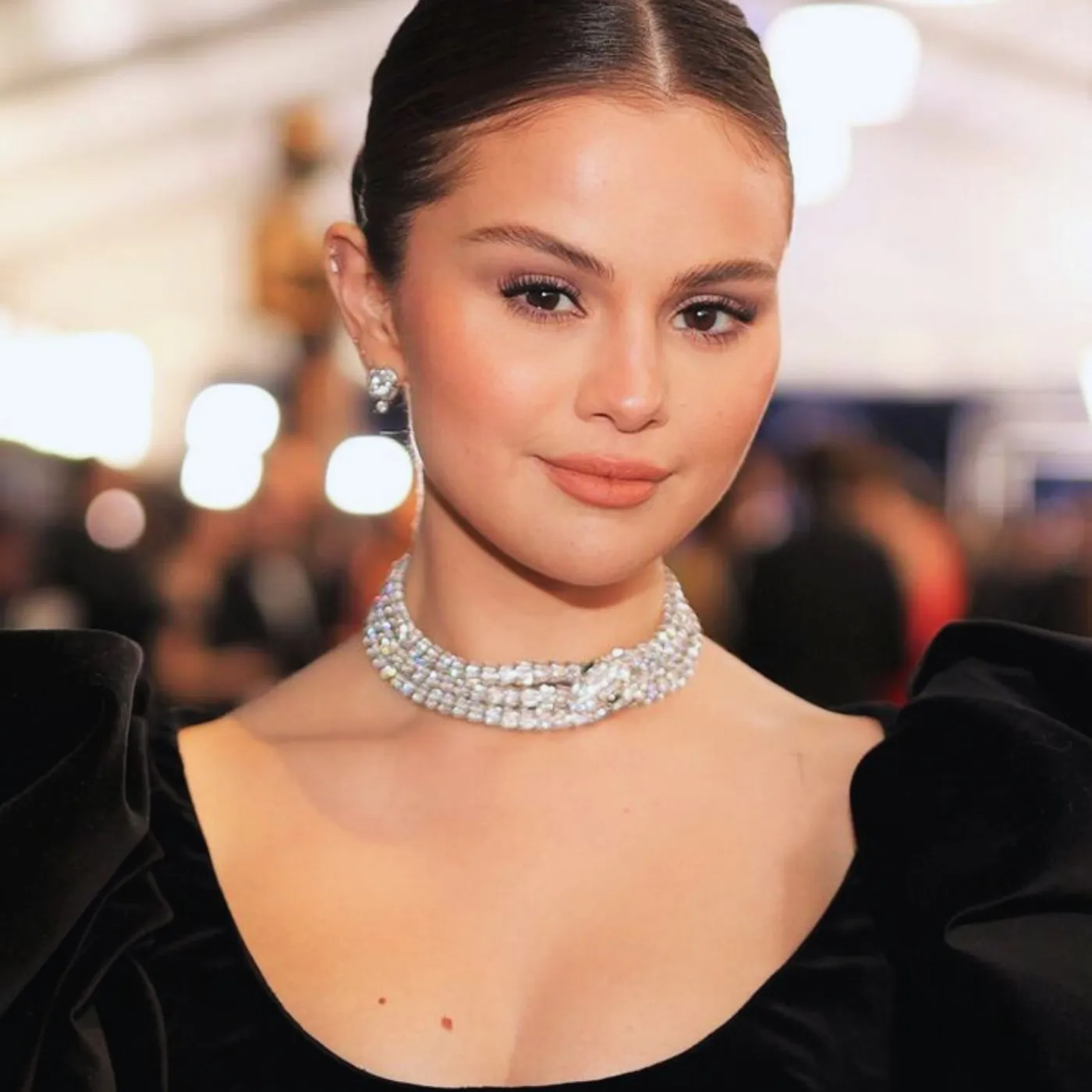 image_687b981fed19f Selena Gomez Abandons Her Car in Reverse Internet Spirals Into Chaos