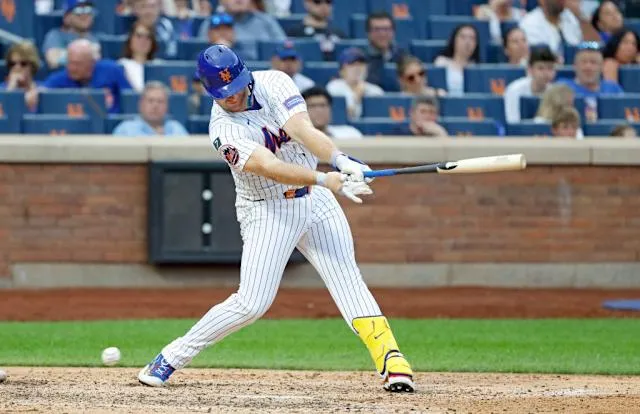 image_687db53a91186 Pete Alonso’s Shock Absence Sends Mets Fans Into Panic — Star Sits Out Opening Game of 2025 with Hand Injury