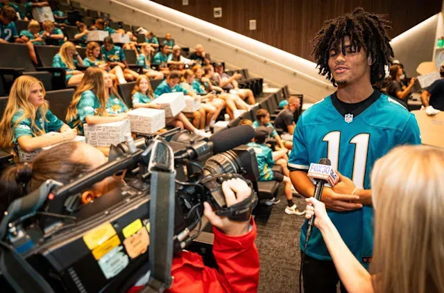 image_687ddf3946ab8 Even Patrick Mahomes Couldn't Believe What He Just Saw — This Flag Football Catch Broke the Internet