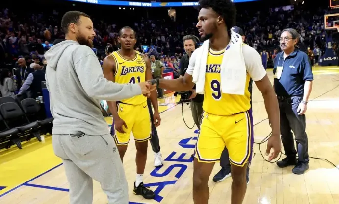"Outshine Steph Curry" - LeBron James Makes the Basketball World Buzz with Praise for Bronny