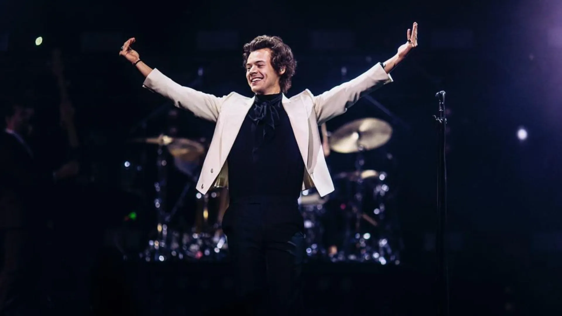 You Won’t Believe How Much Harry Styles Makes in a Day – His New Spot on the Rich List Will Shock You!