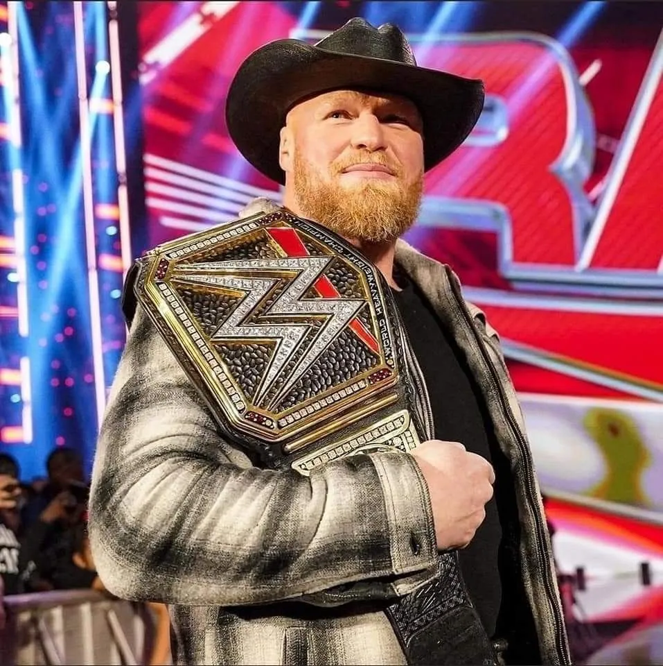 The Photo That Changed Everything: Brock Lesnar Silently Helps a Homeless Man – Fans Call Him the Realest in Wrestling