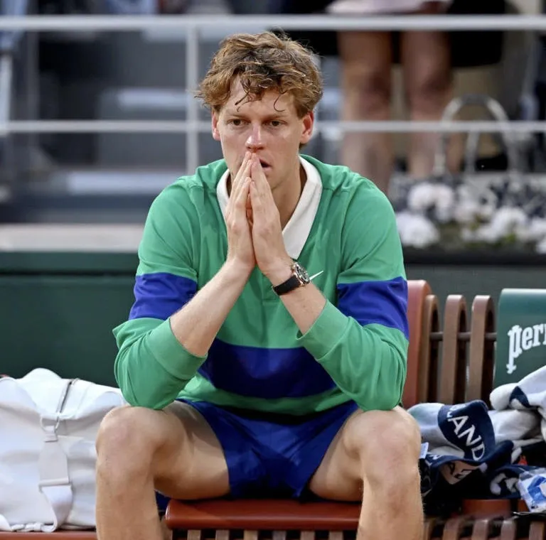 He Whispered Just 10 Words — Jannik Sinner’s Brother Broke Down in Tears and the Tennis World Froze