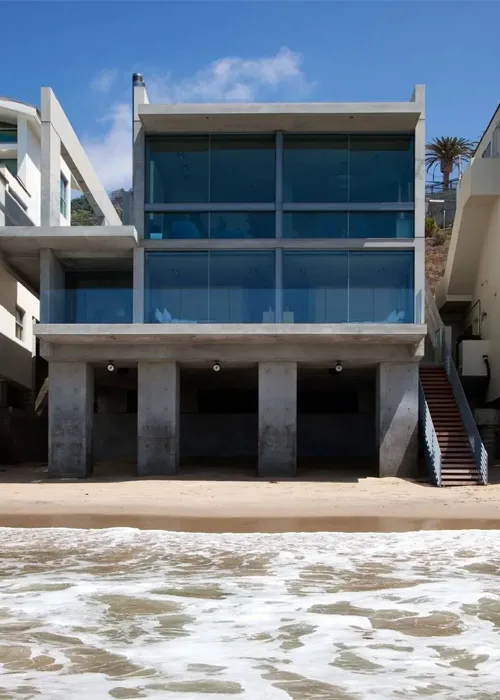 image_687f54a3379b1 Kanye West: From Billionaire Rapper to "Tax Debt King"? The Truth Behind His Abandoned Mansions!