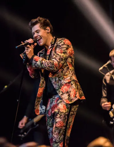 image_6880571a522cb This One Shirt ‘Saved’ Harry Styles – Fans Are Losing It After Hearing Why
