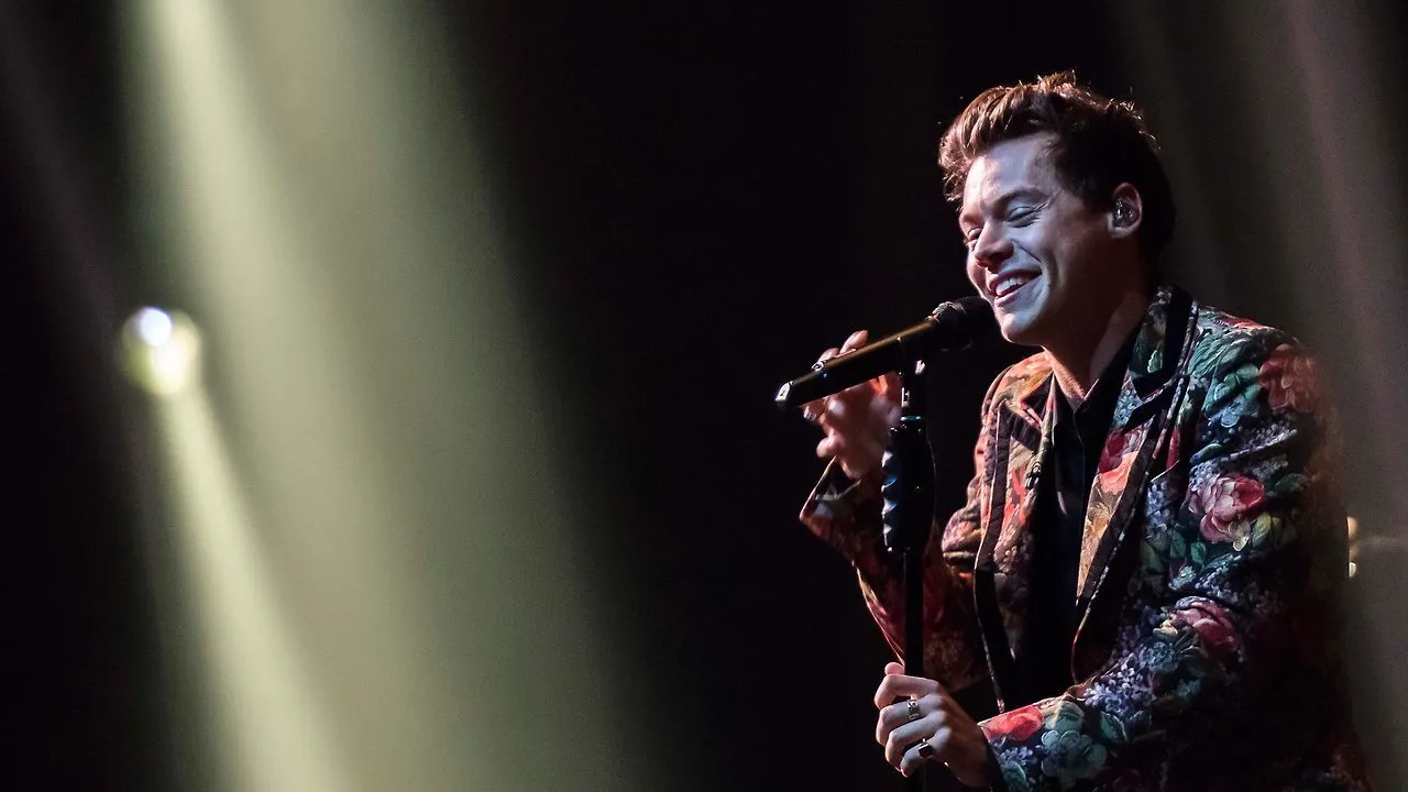 image_6880571a8472c This One Shirt ‘Saved’ Harry Styles – Fans Are Losing It After Hearing Why