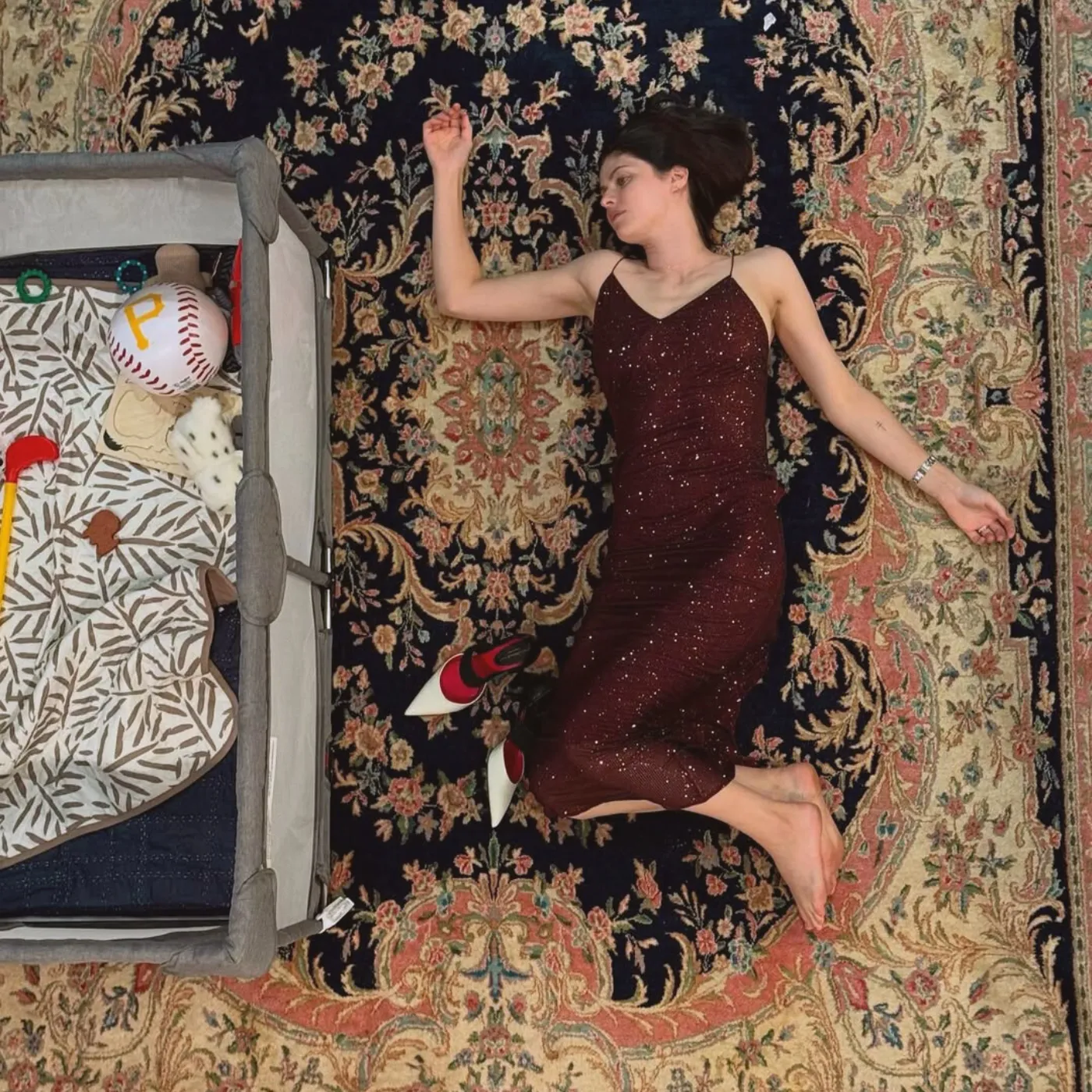 image_6880572ef1279 Alexandra Daddario’s Raw Mom Transformation Shatters All Expectations and Sparks Major Buzz