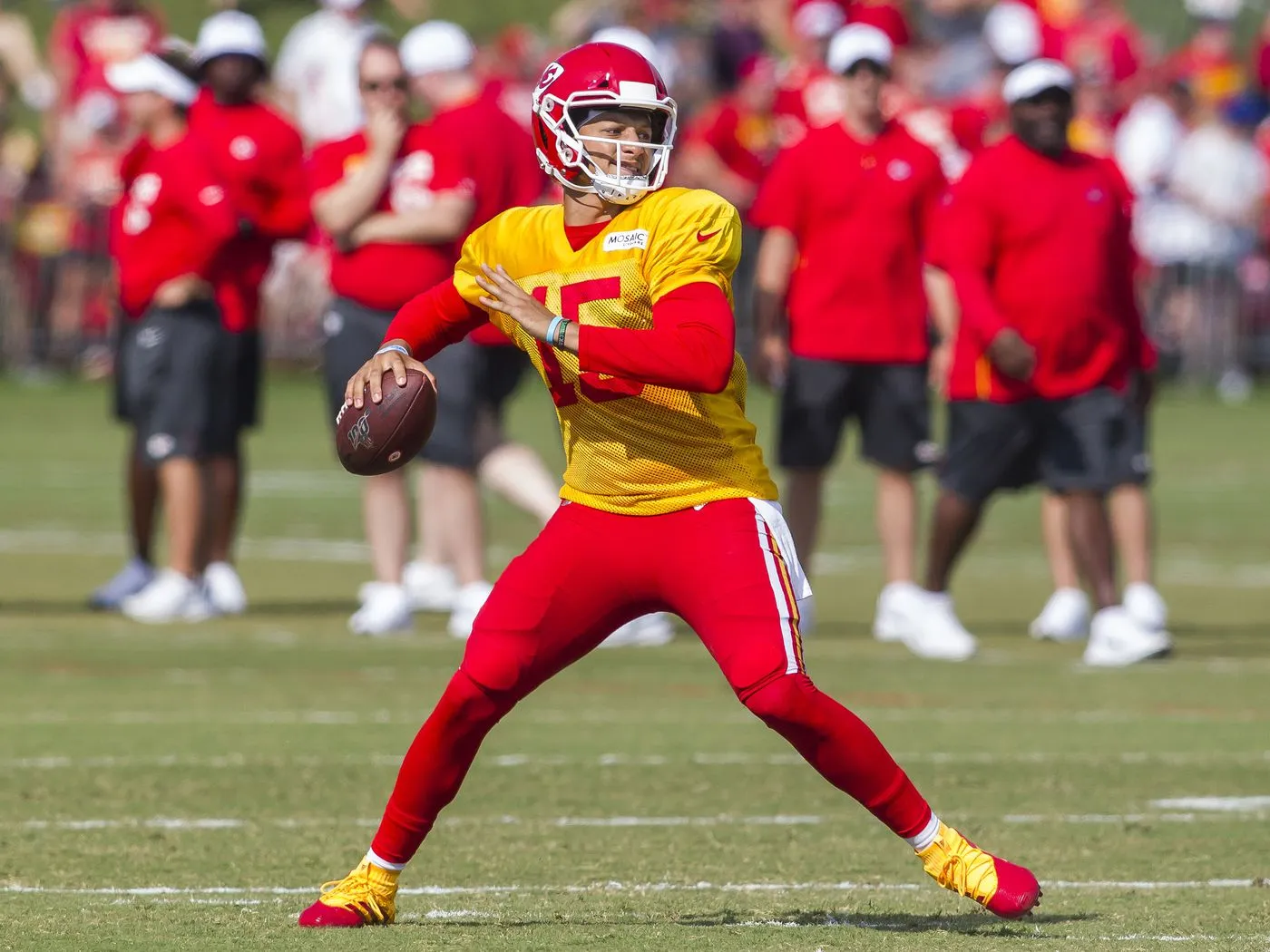 image_68806af6dca63 Patrick Mahomes Shocks Everyone on Day One of Training Camp — Chiefs’ 2025 Game Plan Just Got Exposed