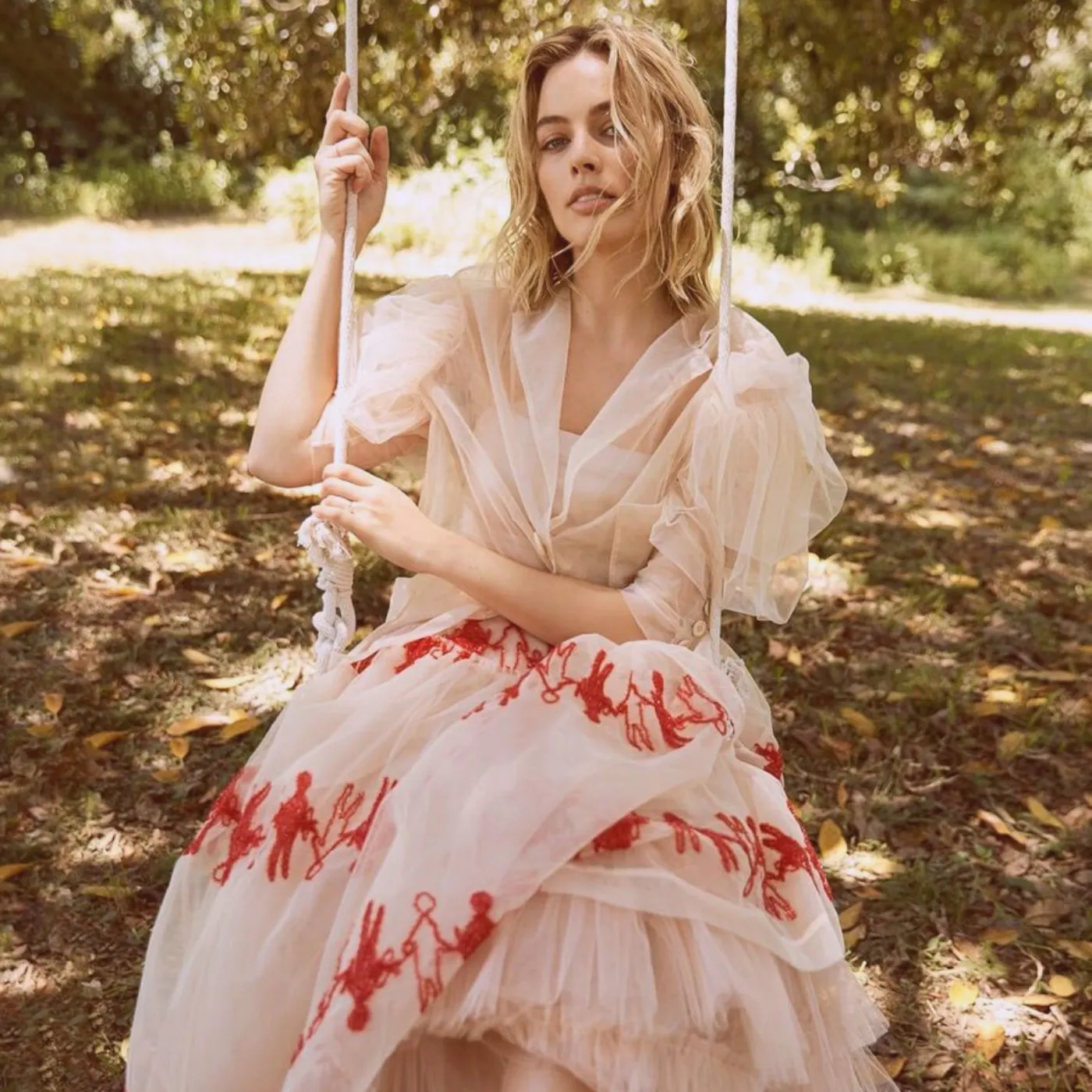 image_68808795939da From “Flower Doll” to Force of Nature—Margot Robbie and Sofía Vergara Rewrite the Rulebook