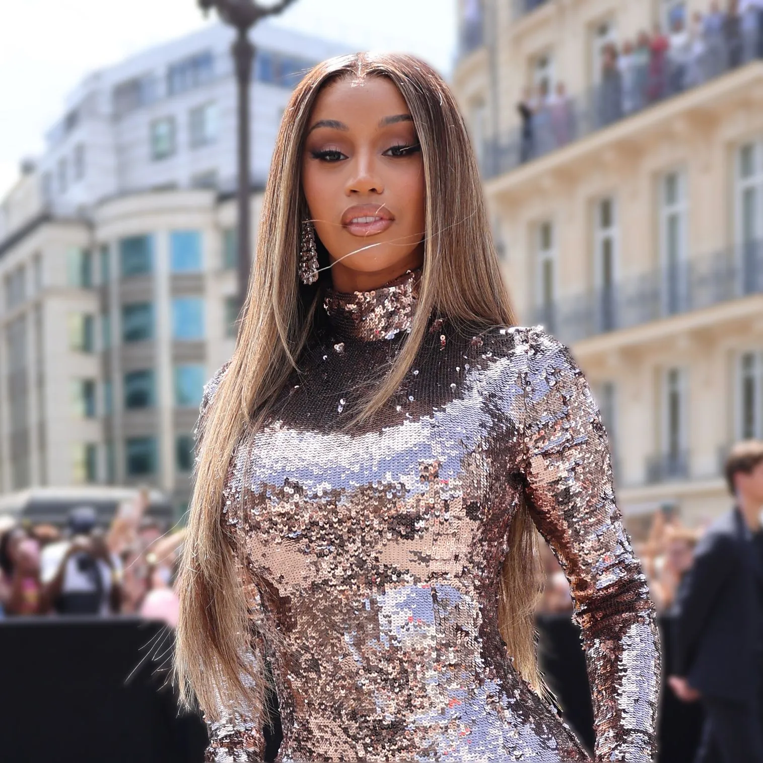 image_6881d4eaeea63 She Says Cardi B Threw the Mic — Now She’s Taking Her to Court: What Really Happened That Night?