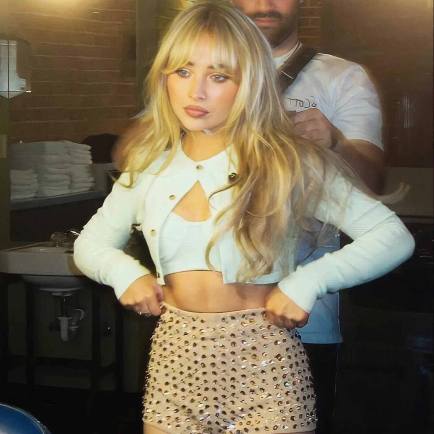 image_6881e12d00ff3 The Sabrina Carpenter Lookalike Moment That Left the NY Mets Game Shook