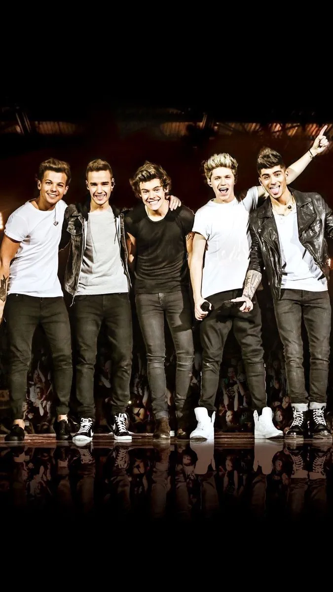 The Charming Boy” or a Media Puppet? The Shocking Truth About Harry Styles During His One Direction Years