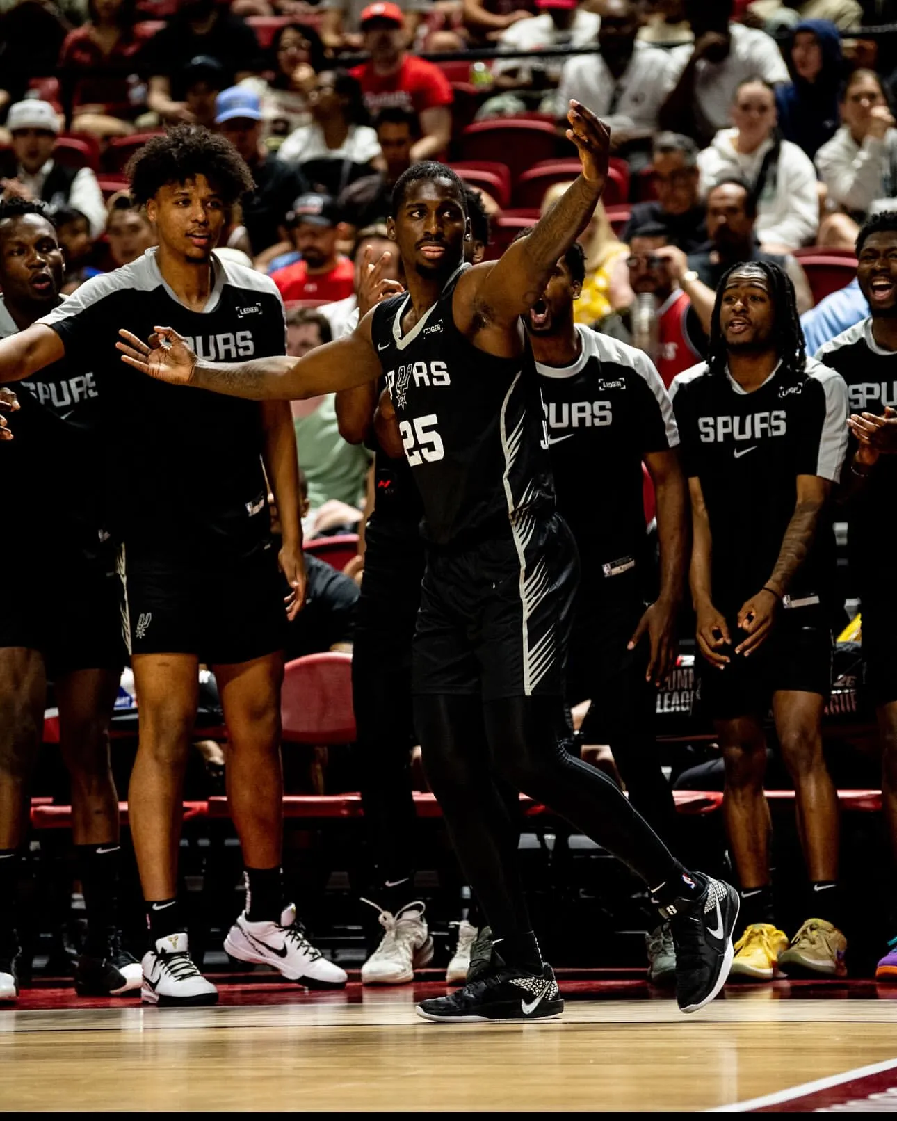 image_6881f824833a7 He Just Smiles and Scores Points – What’s Going on in David Jones Garcia’s Head? Fans Still Don’t Understand His Brilliant Brain