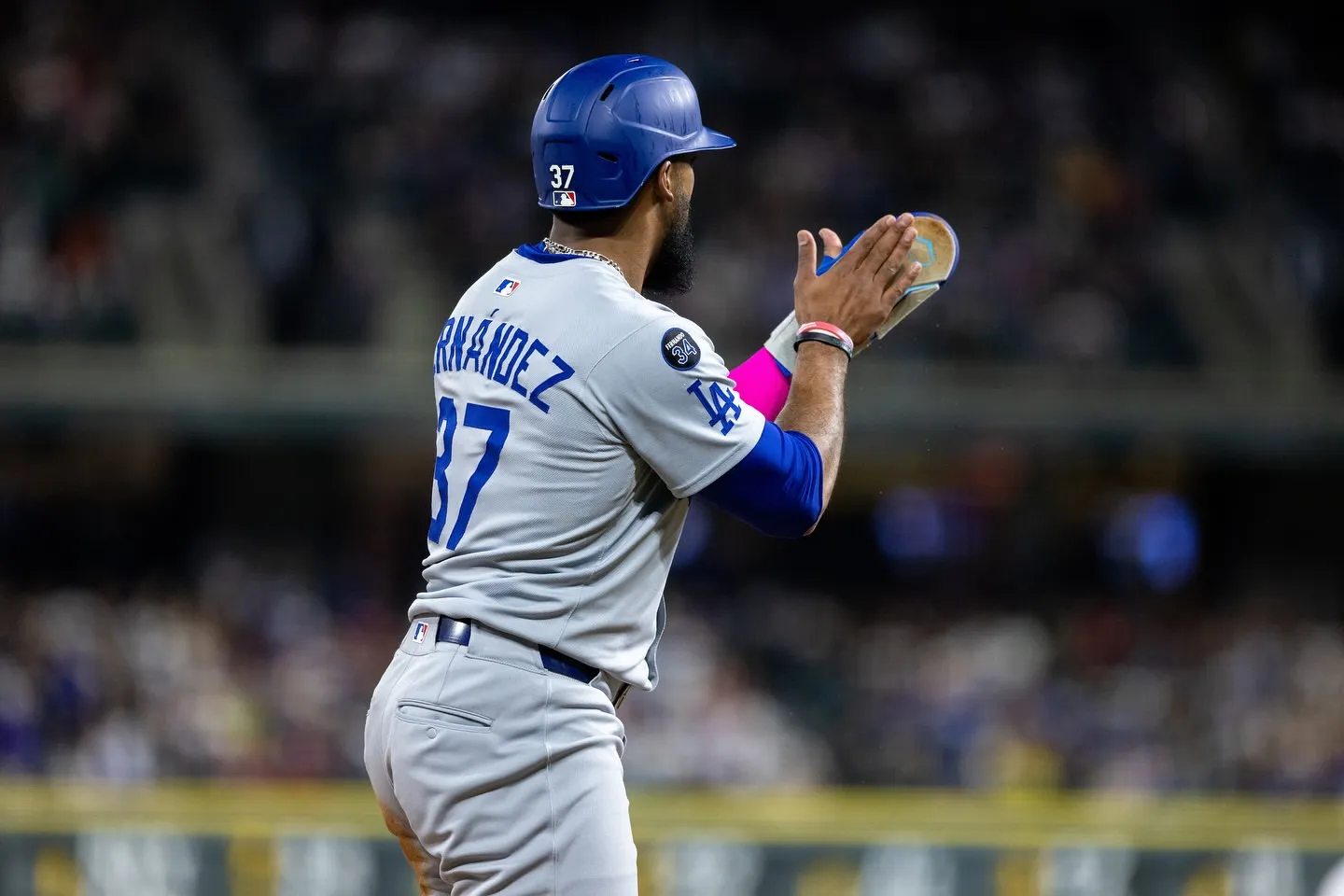 What is Teoscar Hernández doing, what is he trying to prove and to whom? Will the internet forgive him for seeing this?