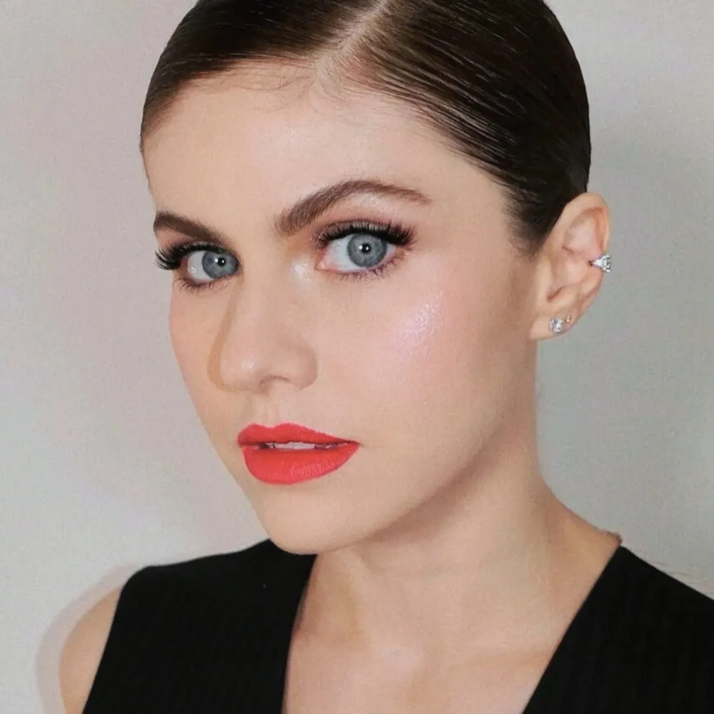 image_68833a297dba1 Nobody Knew Alexandra Daddario Did This as a Kid Until Her Brother Spoke Out