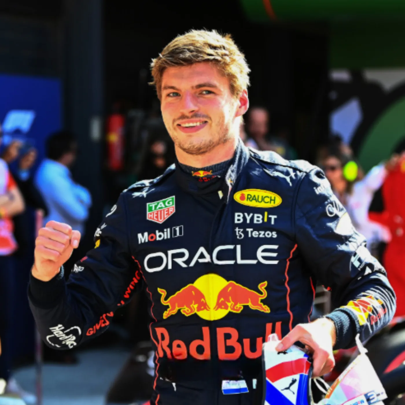 Just 6 seconds before entering the car, Max Verstappen said something that left the entire paddock shocked…