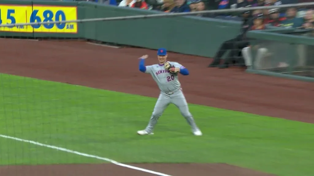 image_68845e436874a Tag on the Cap: Pete Alonso Knocks Out Chapman in a Flash