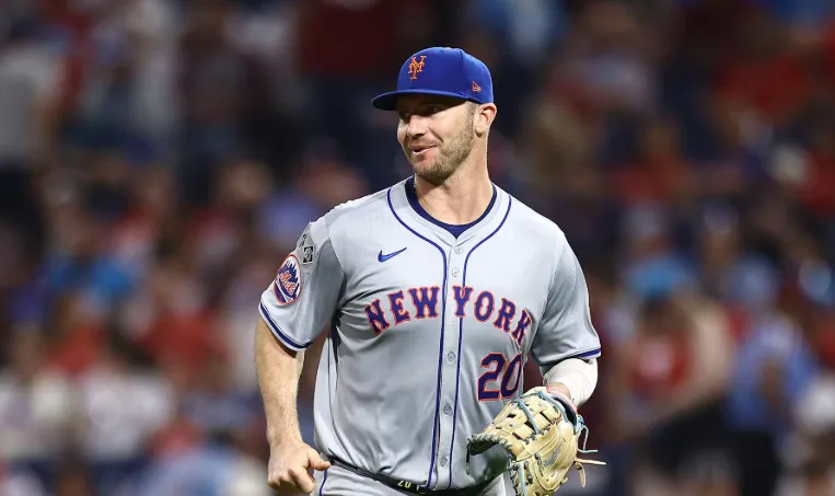 Tag on the Cap: Pete Alonso Knocks Out Chapman in a Flash