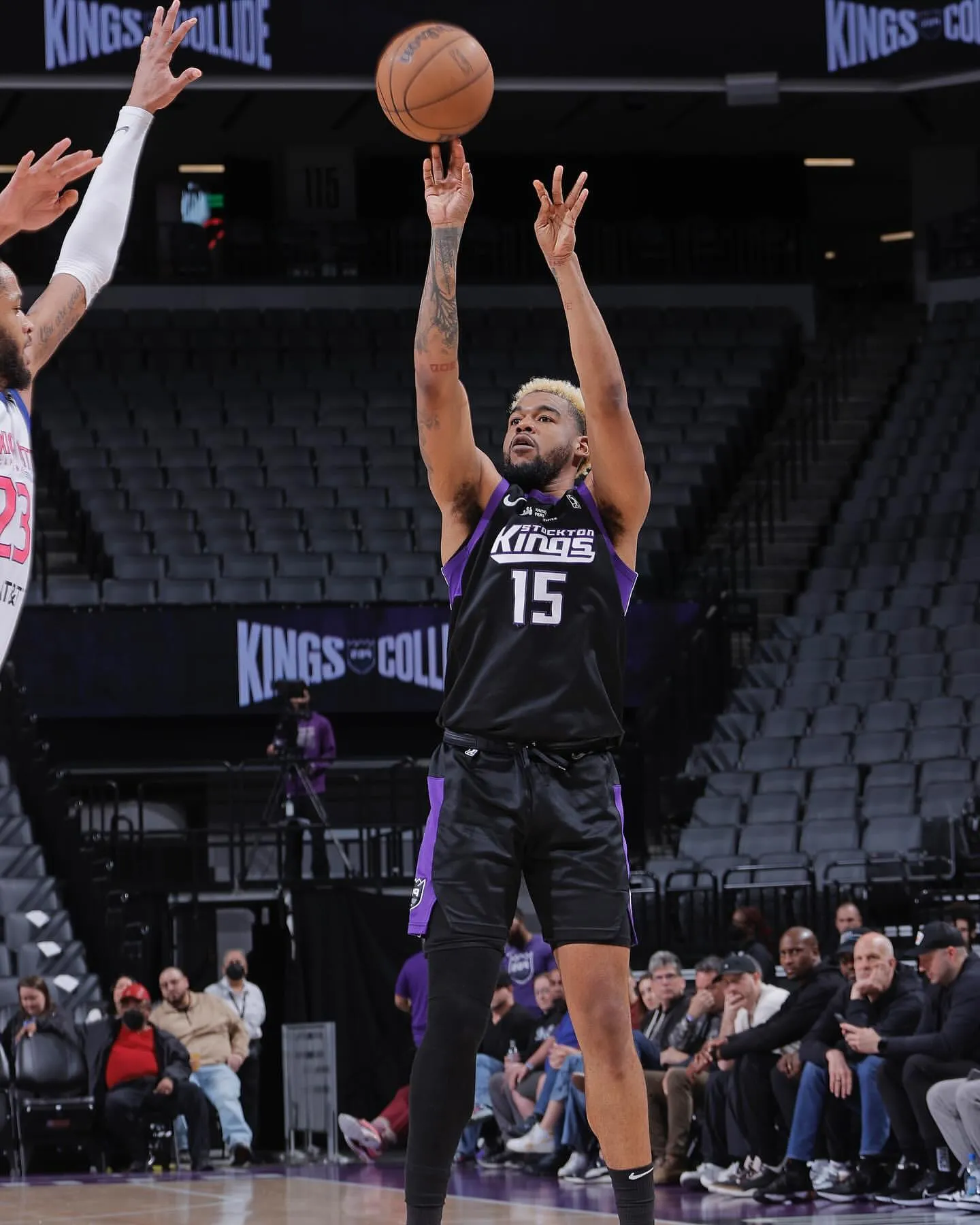 image_6886d82f71ea5 Mason Jones's mocking applause and subsequent provocative remarks left his opponent stunned.