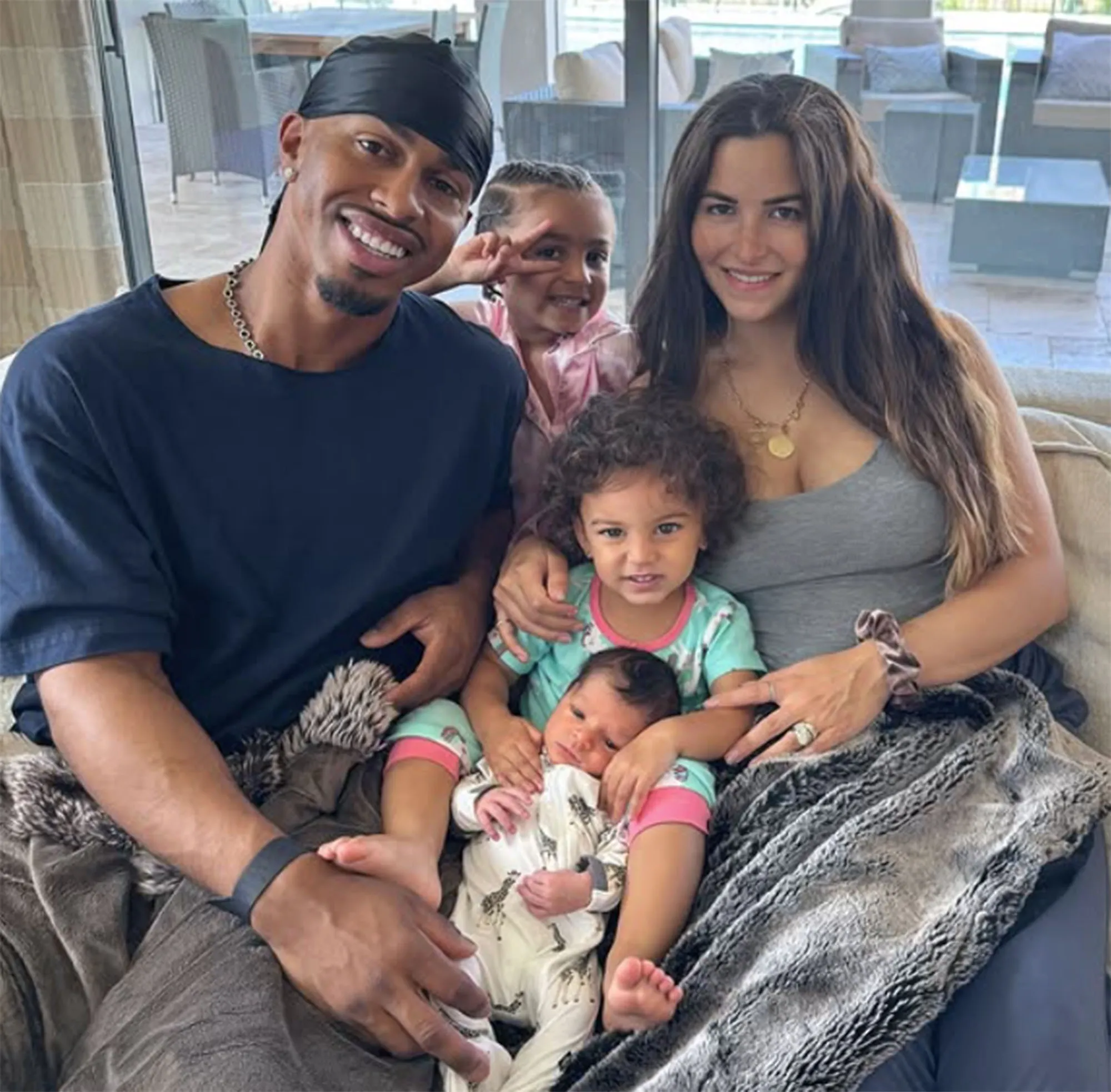 image_6886e9485c9e2 As Francisco Lindor Struggles on the Field, His Wife’s Heartbreaking Confession Emerges