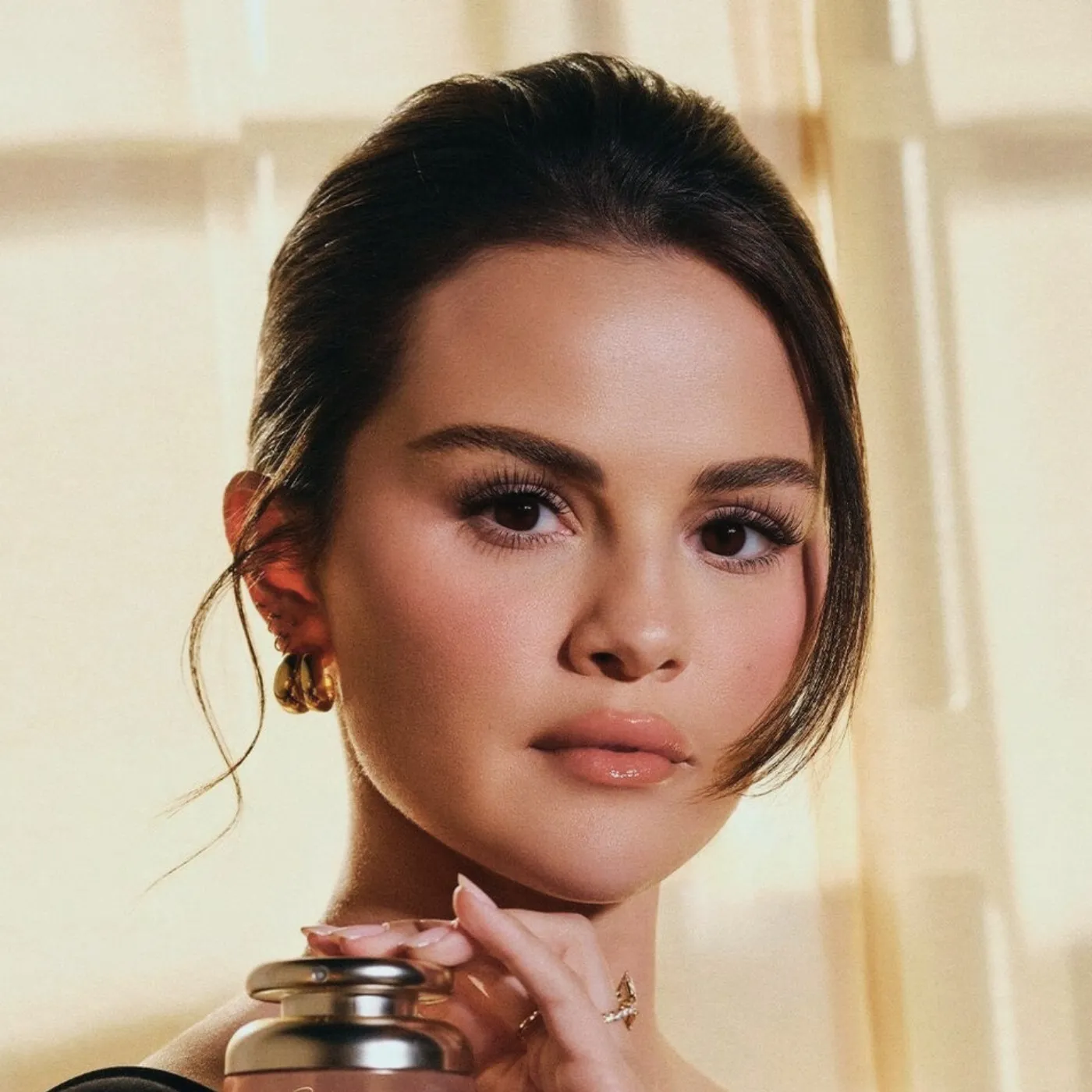 image_6888322d20ace Selena Gomez’s Facial Transformation Caught on Camera—No Filter, No Explanation