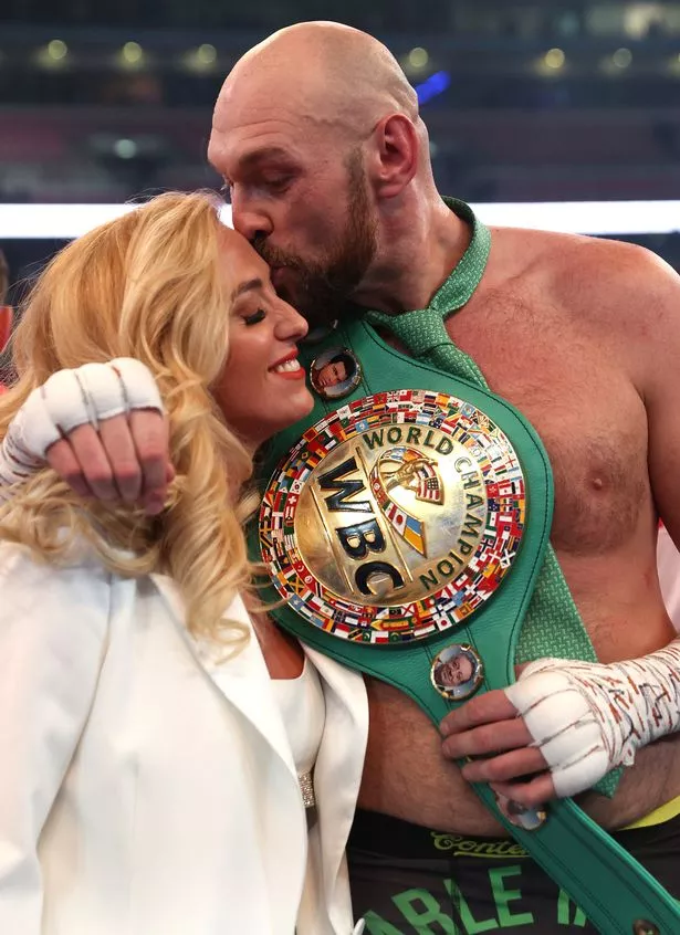 image_6888372c97b68 Away at War, Did Usyk’s Wife Consider Leaving Him? – The Truth Behind the Months He Spent Far from Home in a Crumbling Kyiv
