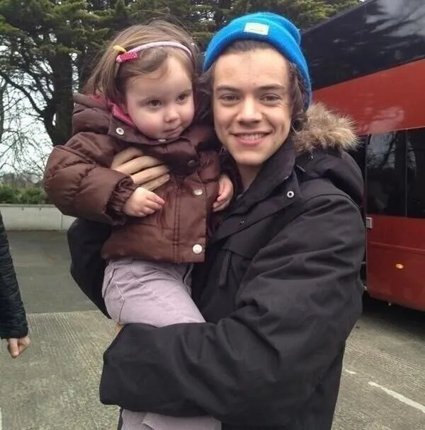 image_688870006912c This One Clip of Harry Styles Holding a Baby Has Fans Screaming ‘Dad Energy!