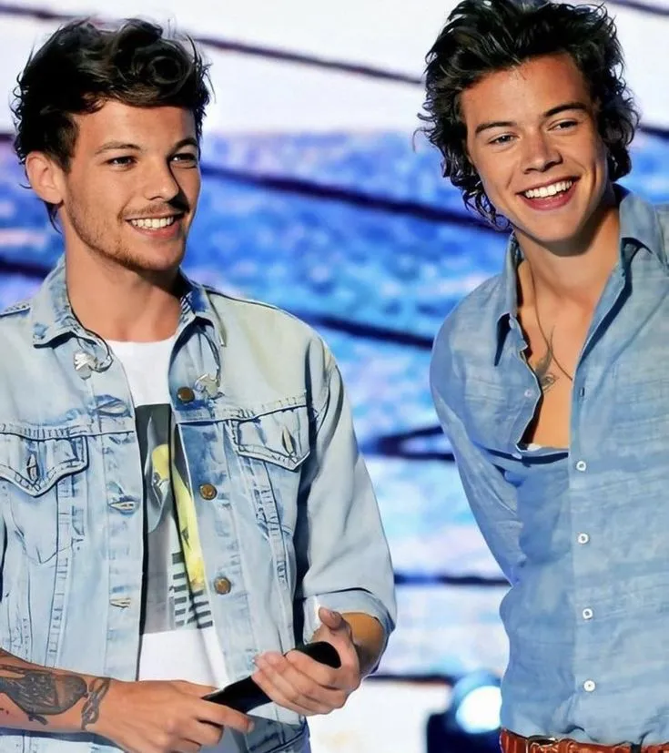 image_6888785665d36 One Tattoo, Two Bodies – The Swallow That Keeps Larries Believing the Story Isn’t Over