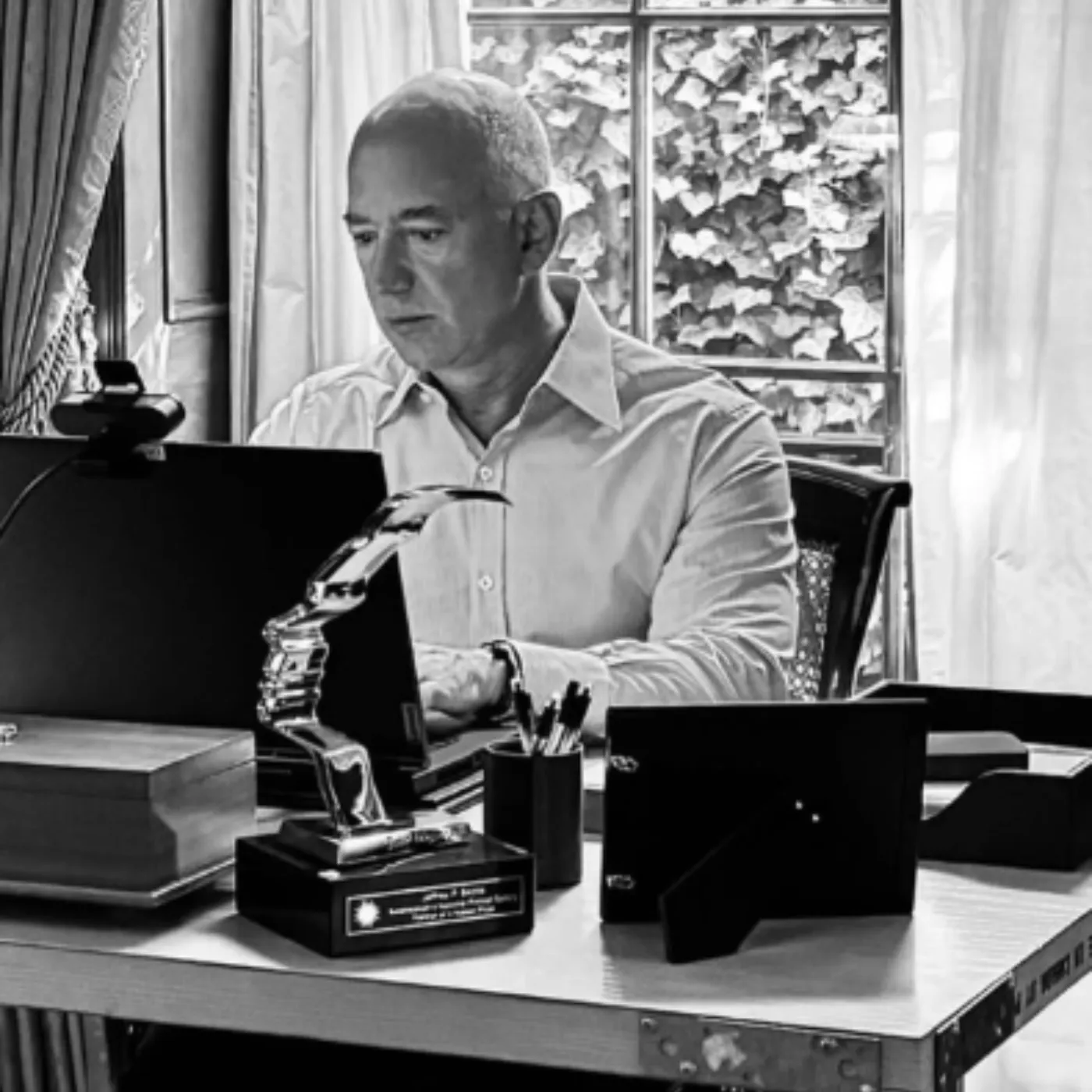 Jeff Bezos FORCES Amazon Execs To Read In Silence—What Happens Next Will Shock You