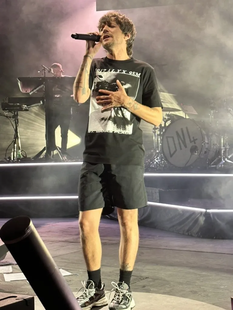 image_68899d268660b Louis Tomlinson Vanished After a Shocking Betrayal — Then Returned With a Secret Livestream That Broke Records and Hearts