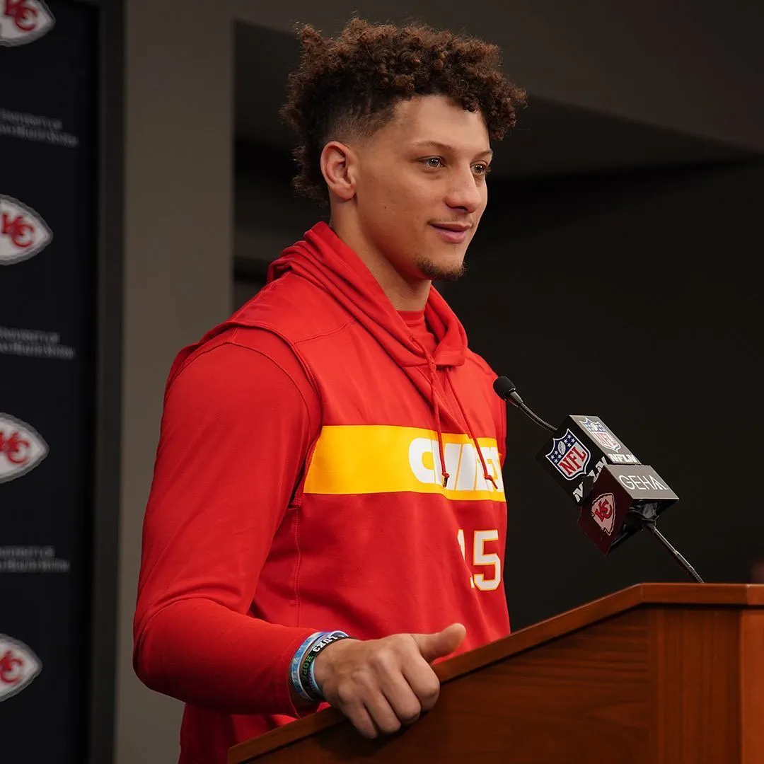 Heartbreak in Chiefs Camp: Patrick Mahomes Left Stunned by Shocking Injury!