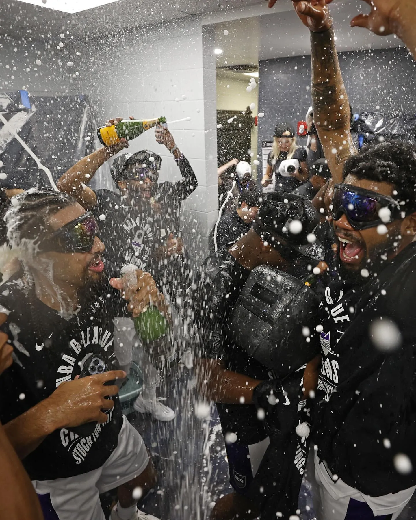 image_6889ca6270e80 Mason Jones: Not everyone can handle the pressure of winning, because then you have to bathe in cold champagne like this, let me endure this.