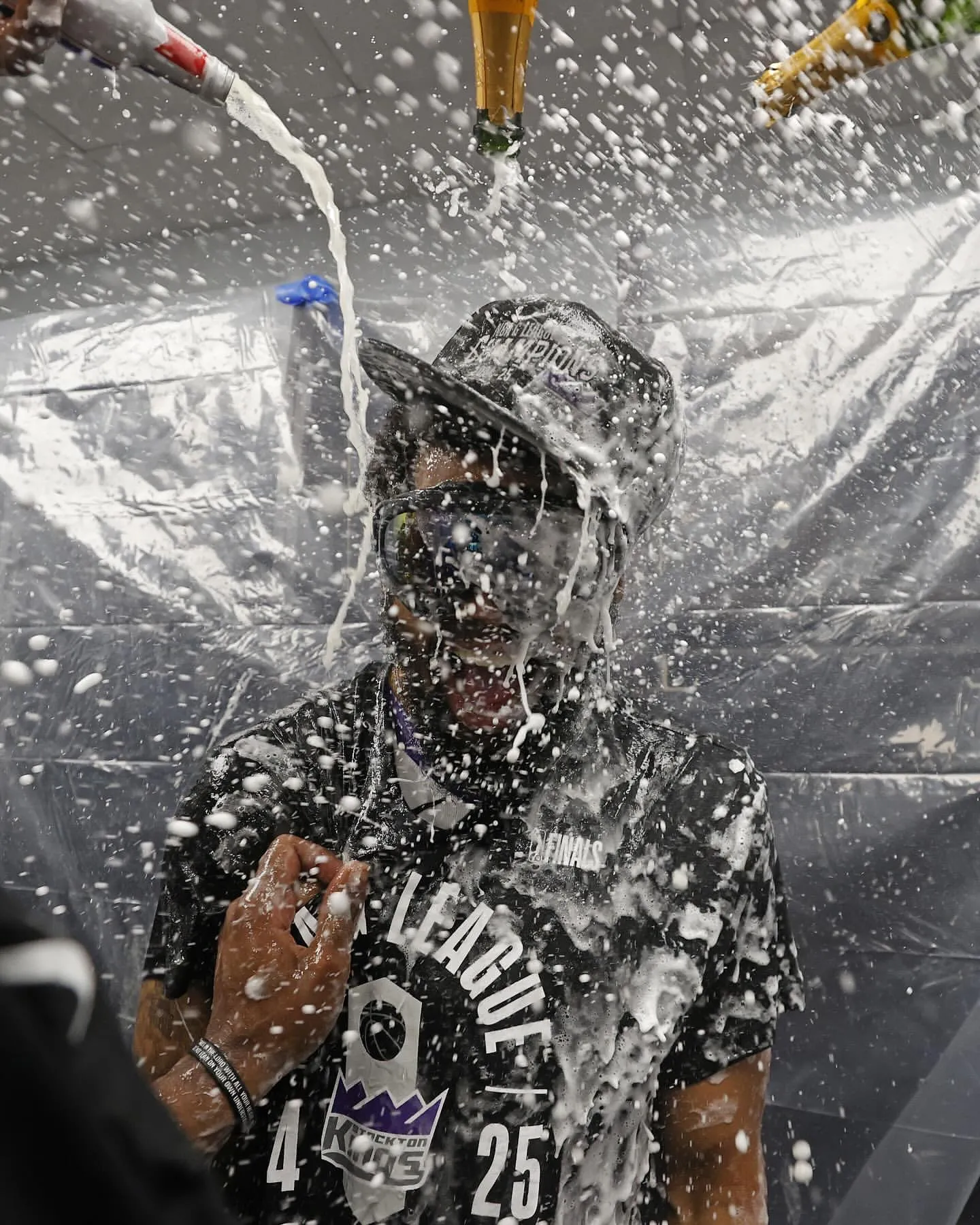 Mason Jones: Not everyone can handle the pressure of winning, because then you have to bathe in cold champagne like this, let me endure this.