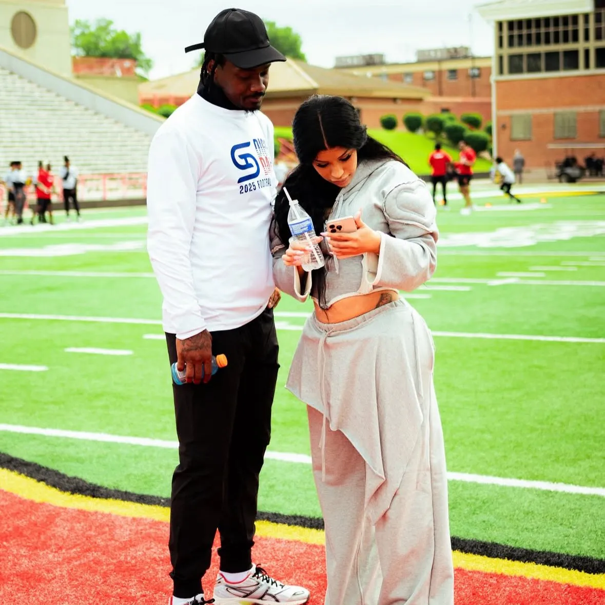 image_688ad304b71f6 Stefon Diggs Just Gave Up Half His Bonus for Cardi B’s Dream — What Her Said Brought His to Tears