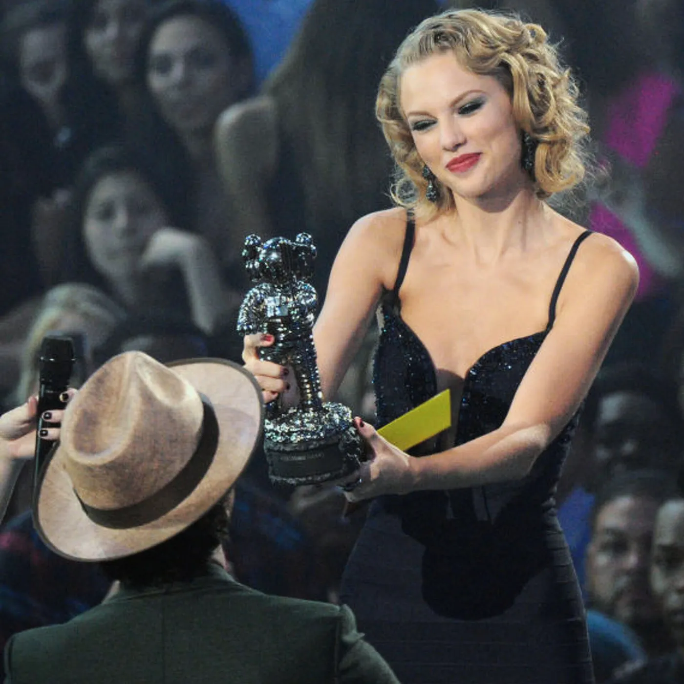 Bruno Mars Standing Next to Taylor Swift Is Going Viral Again—and the Internet Isn’t Handling It Well