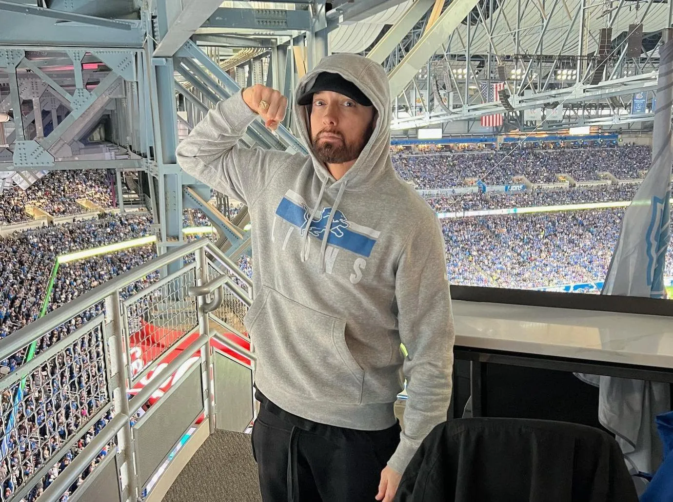 image_688ada3b50ffa Eminem Proudly Shows His 16-Year Sobriety Chip — Fans Say His Recovery Is More Powerful Than His Lyrics