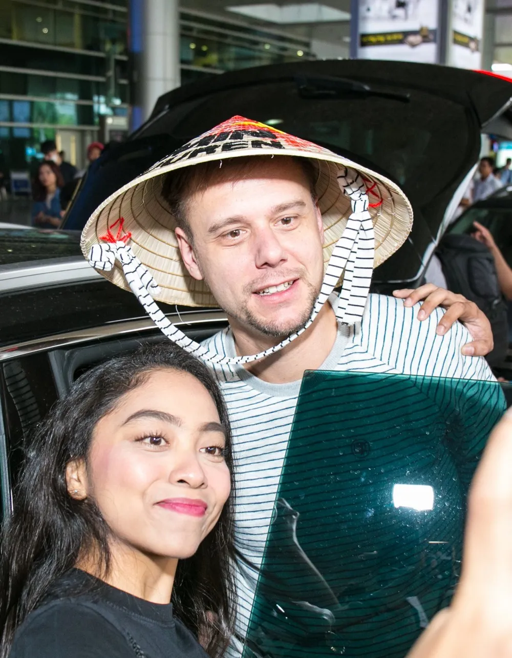 image_688af26e515db This fan only asked for a photo — but what Armin van Buuren did next left the entire community speechless