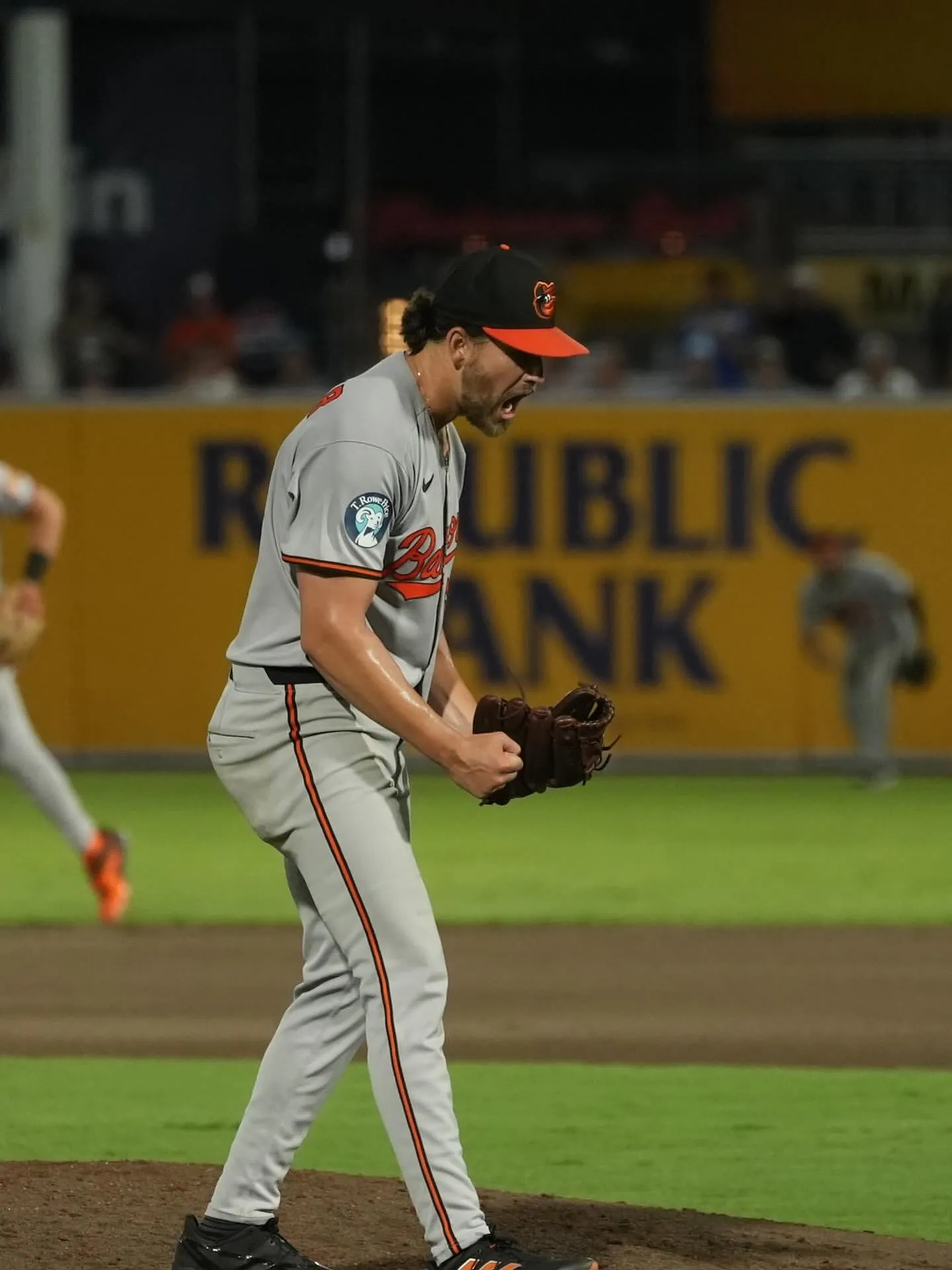 image_688b1ce926557 When “Cool Pitcher” Dean Kremer Gets Hot: What Happens in Closed Practice?