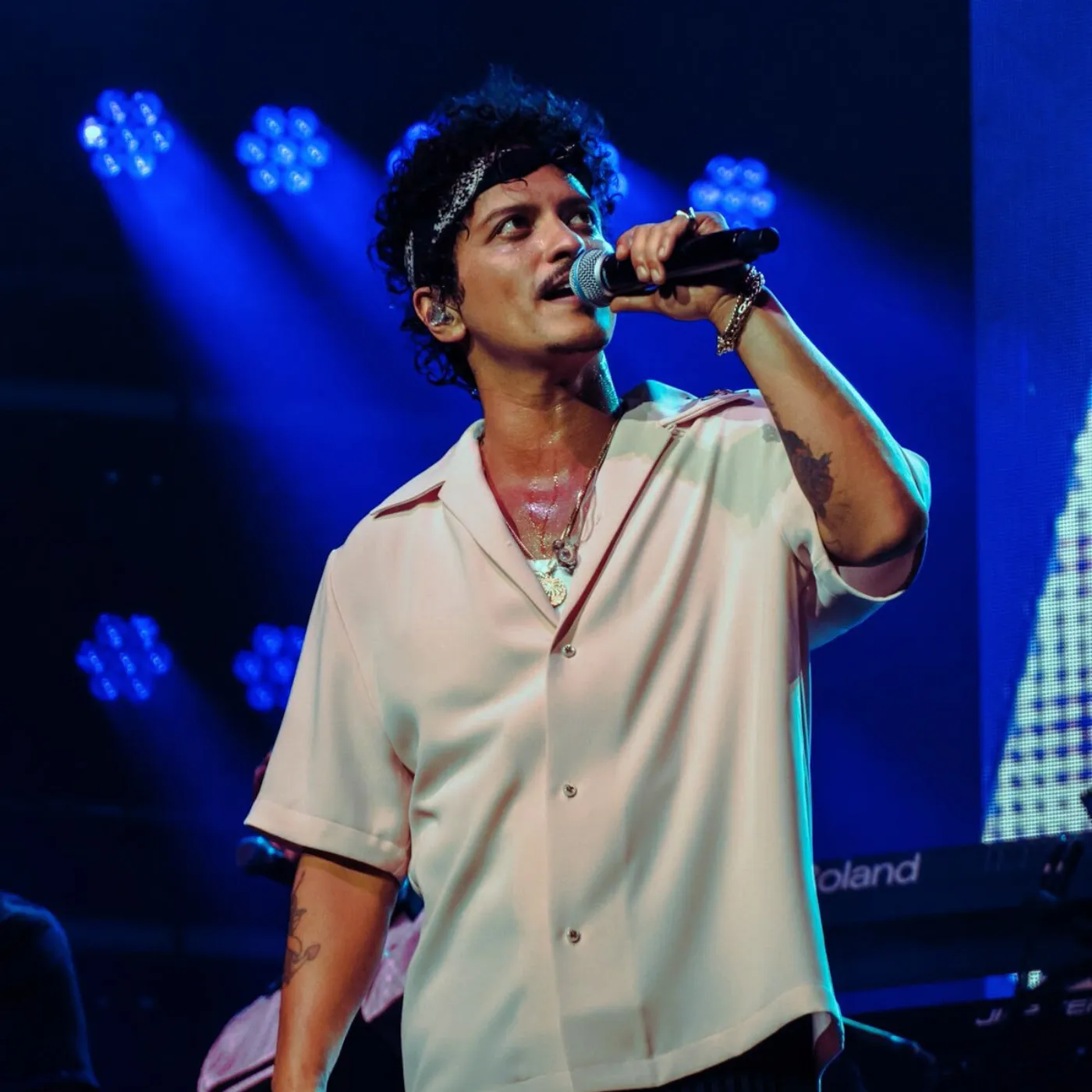 image_688b1e70617cb “White Gold” Reunited: Bruno Mars and Michelle Pfeiffer Just Made Pop Culture History