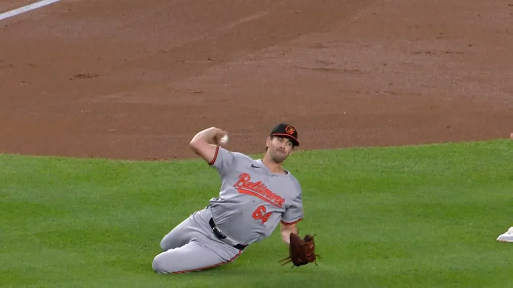 image_688b214a09260 When Dean Kremer "accidentally threw the ball the wrong way" and his next move made fans laugh!