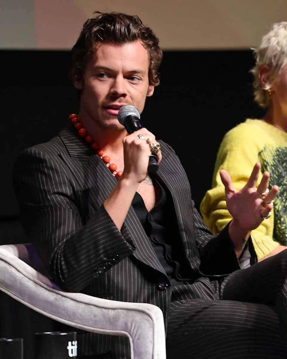 Internet Explodes After Harry Styles Finally Responds to Louis’ Larry Confession — His Reaction Shocks Everyone