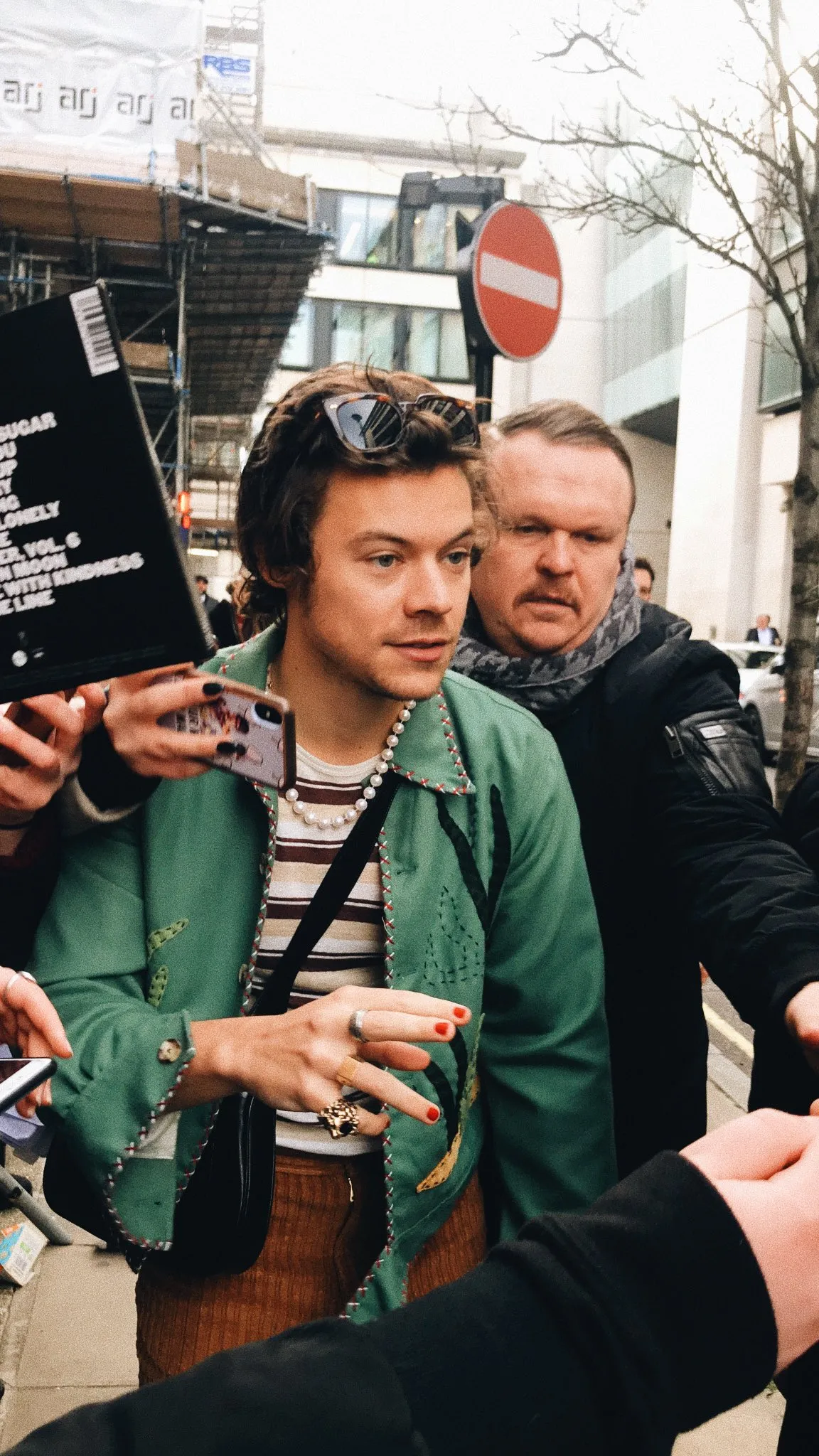 Harry Styles Opens His Mailbox to 8,000 Letters — But What He Found Inside Has Fans Seriously Creeped Out