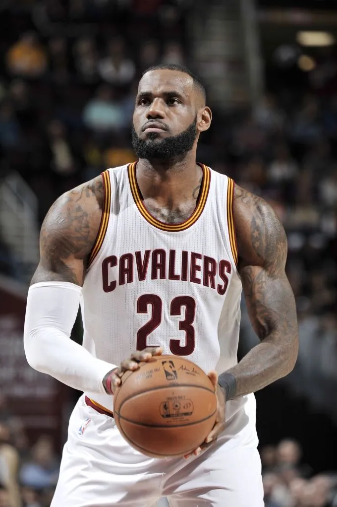 image_688c28451bc9d Once in a Lifetime: LeBron Faced Michael Jordan as a High Schooler – And No One Caught It on Camera!